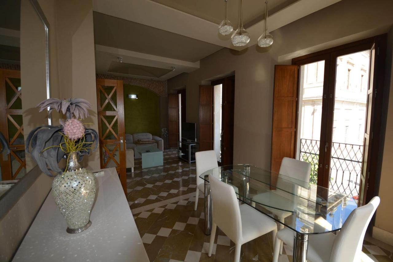 Luxury Apartment With Views To Alcazar, Cathedral And Giralda. Sevilha Exterior foto